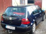 Golf 4 .1.4.16v. 2550€ neg