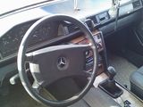 Mercedes 250 D, caroserie 124- pentru programul Rabla sau pentru dezmembrari