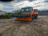 Mercedes-Benz Actros 4x4 bascuabil, echipat pentru deszapezire