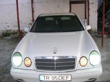 mercedes benz E200, fotografie 2