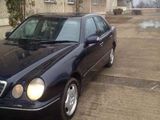 Mercedes Benz E220, 2001