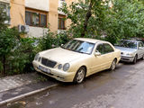 Mercedes-Benz  E220 CDI, fotografie 1