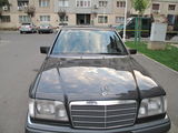 Mercedes W 124  E 200  2000 cmc, fotografie 1