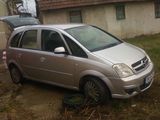 Vand Meriva 2003 la 3000 euro