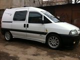 vand Peugeot Expert 6 locuri fab 2005