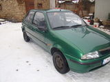 Vand sau schimb mazda 121, photo 3