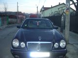 vand sau schimb mercedes e 220