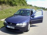 Vand sau schimb Opel Vectra B Caravan 1.6 benzinar