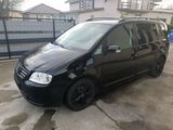 Volkswagen Touran 2.0 TDI, fotografie 1