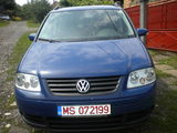 vw touran minibus